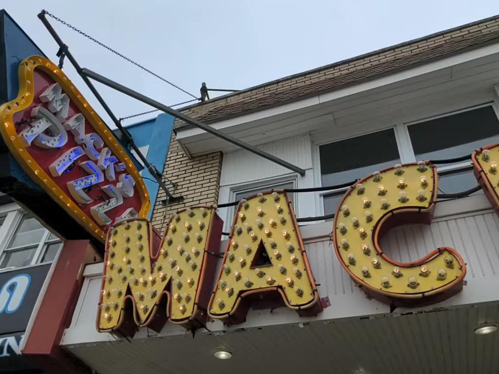 Mack's Pizza